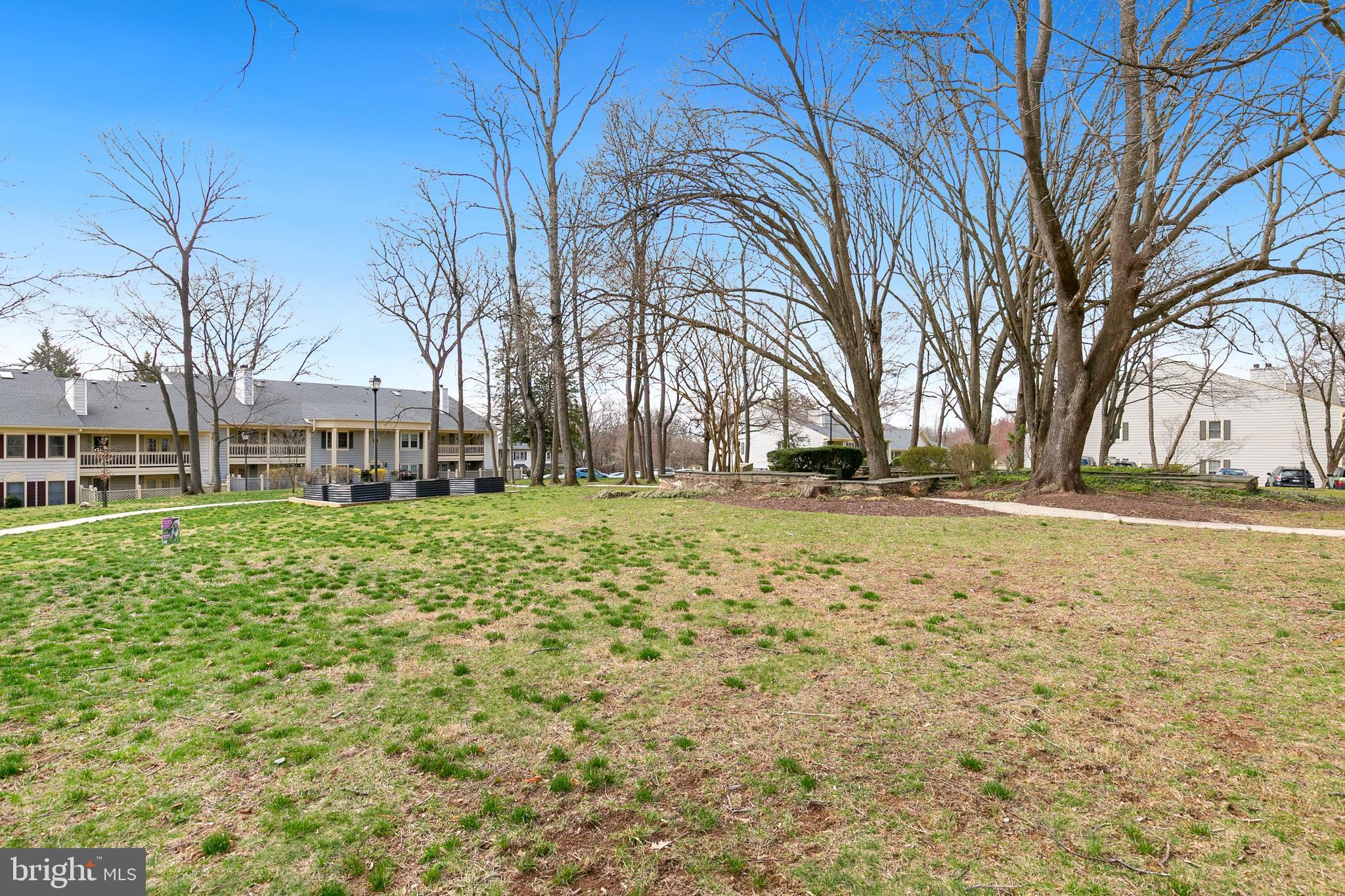 13027 Shadyside Ln #12-208