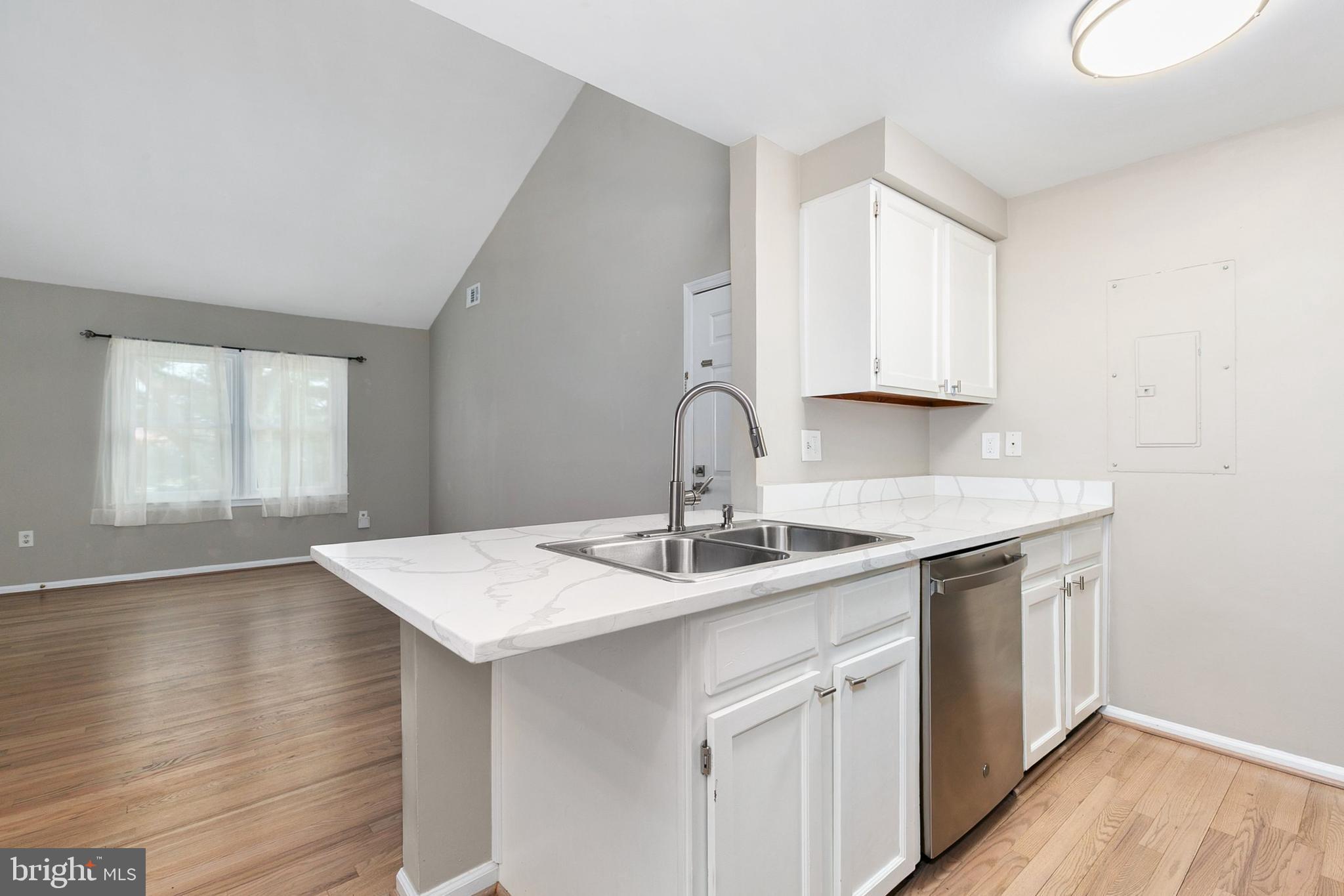 13027 Shadyside Ln #12-208