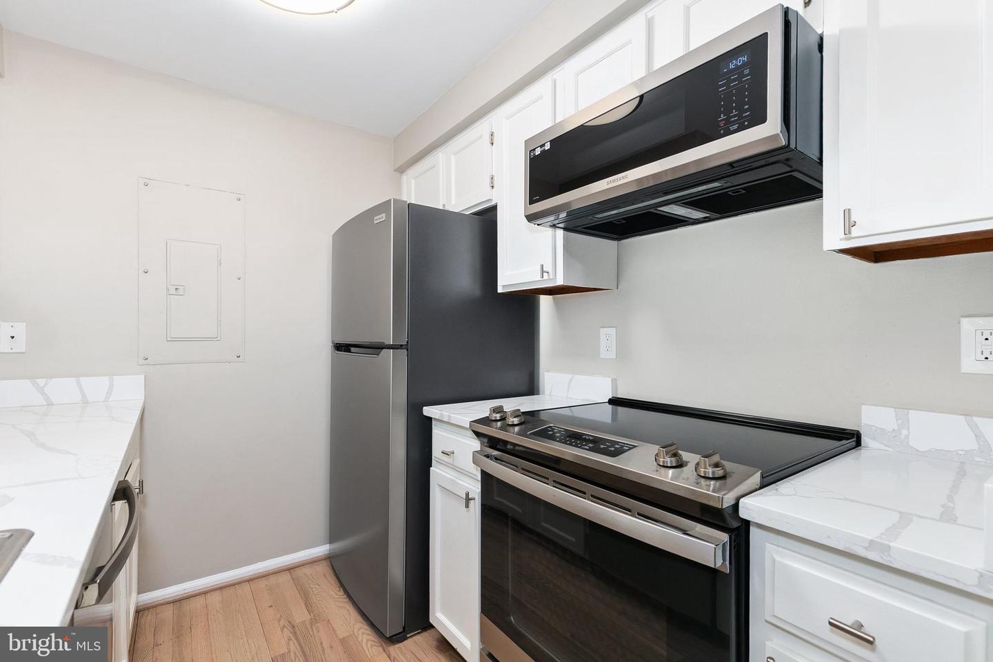 13027 Shadyside Ln #12-208