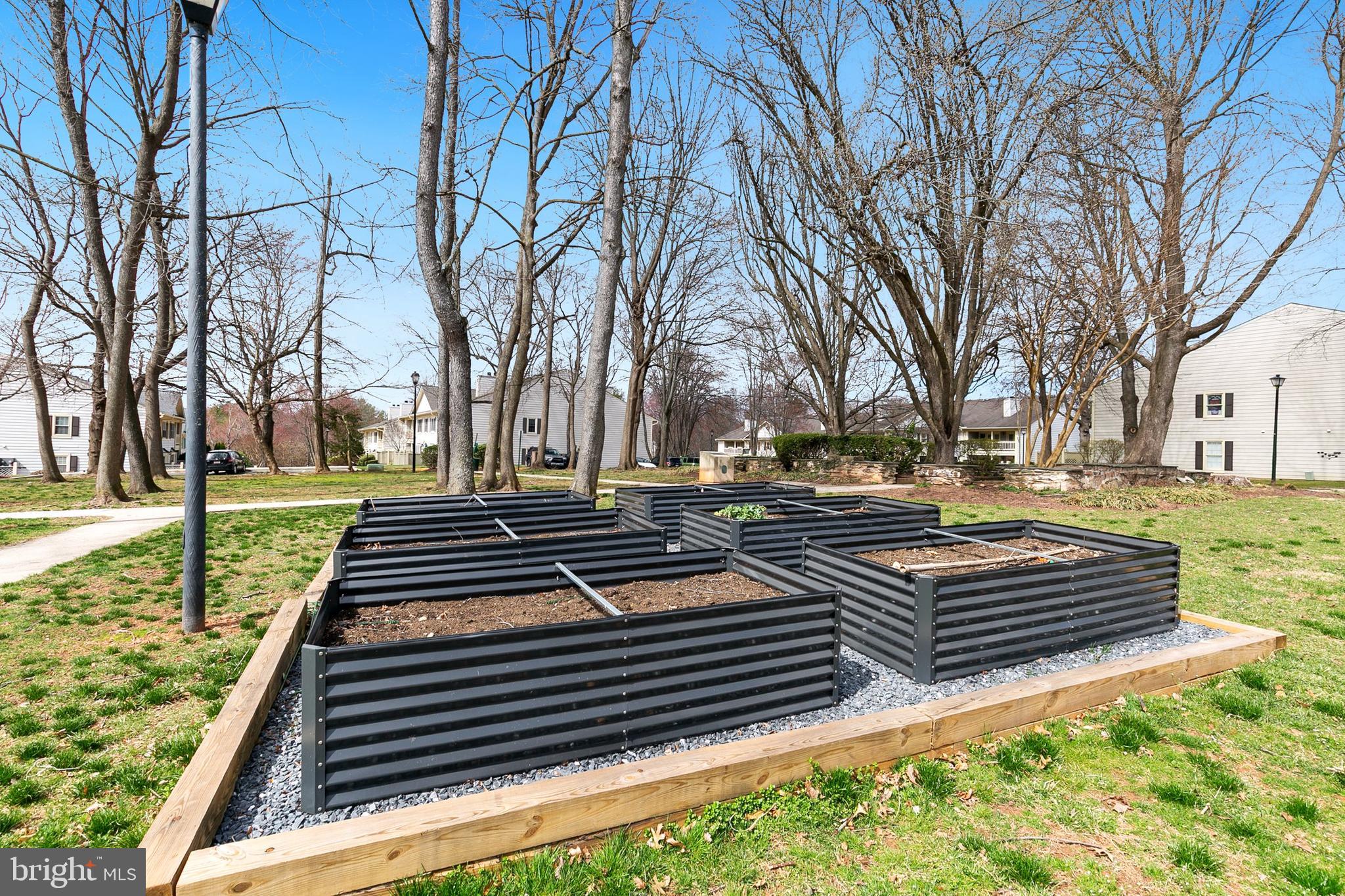 13027 Shadyside Ln #12-208