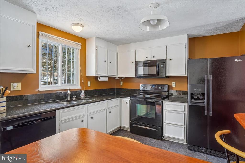 24052 SUGAR CANE LANE