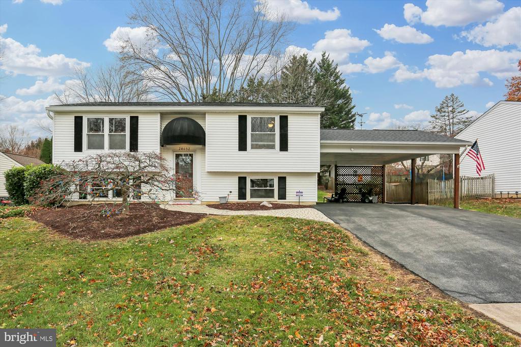 24052 SUGAR CANE LANE