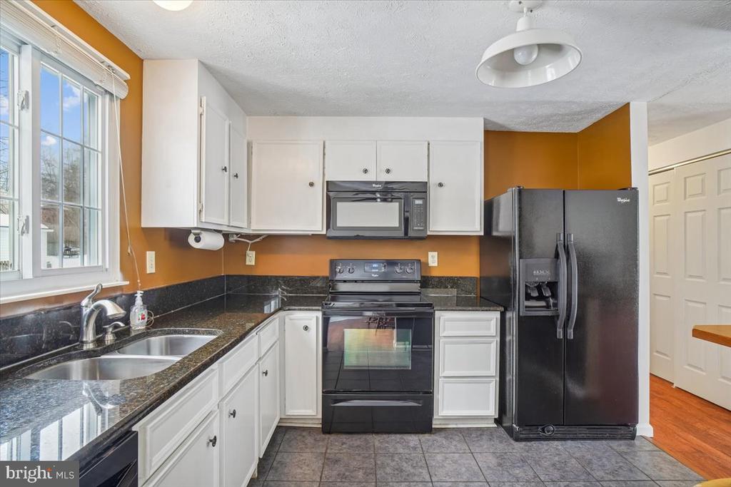 24052 SUGAR CANE LANE