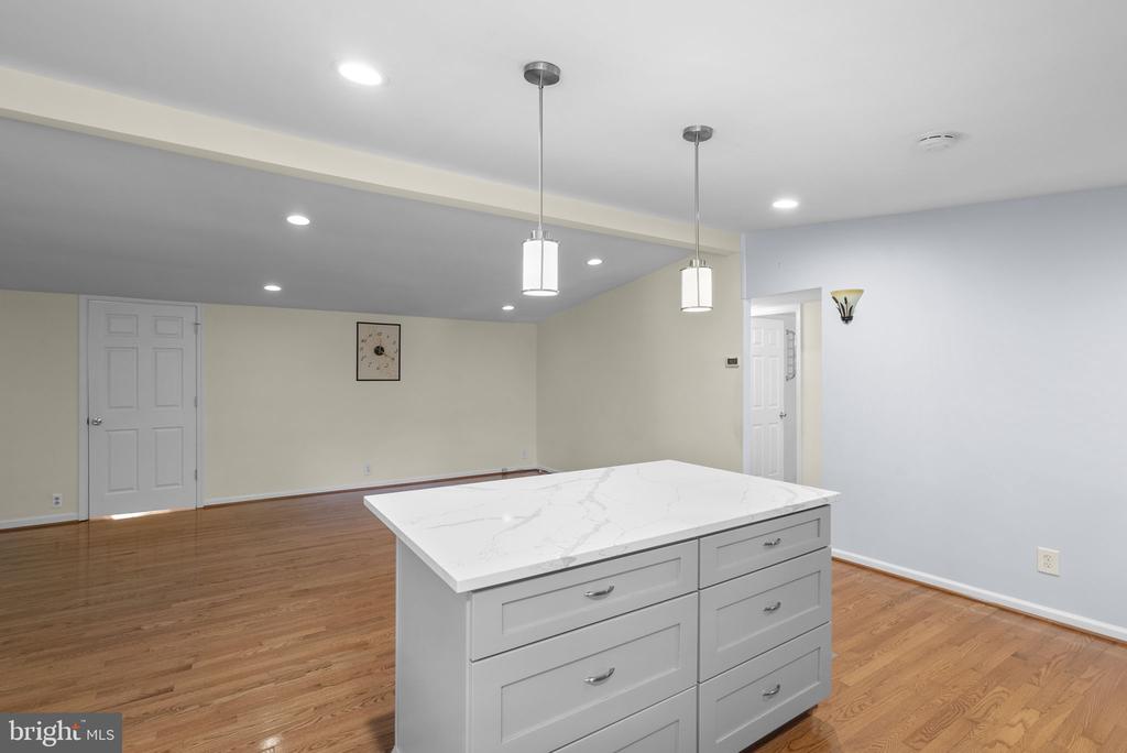 11601 HOURGLASS WAY