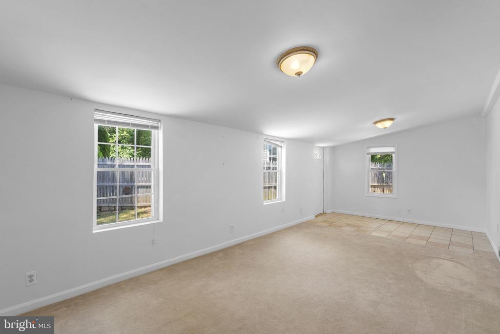 11601 HOURGLASS WAY