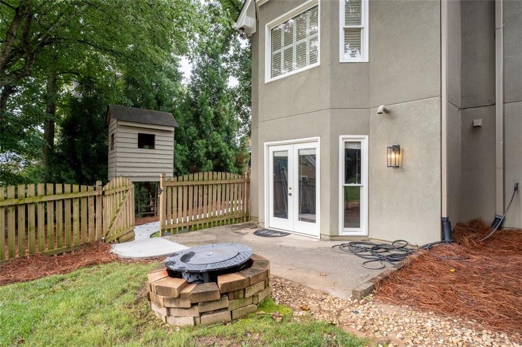 100 Ridgetree Lane