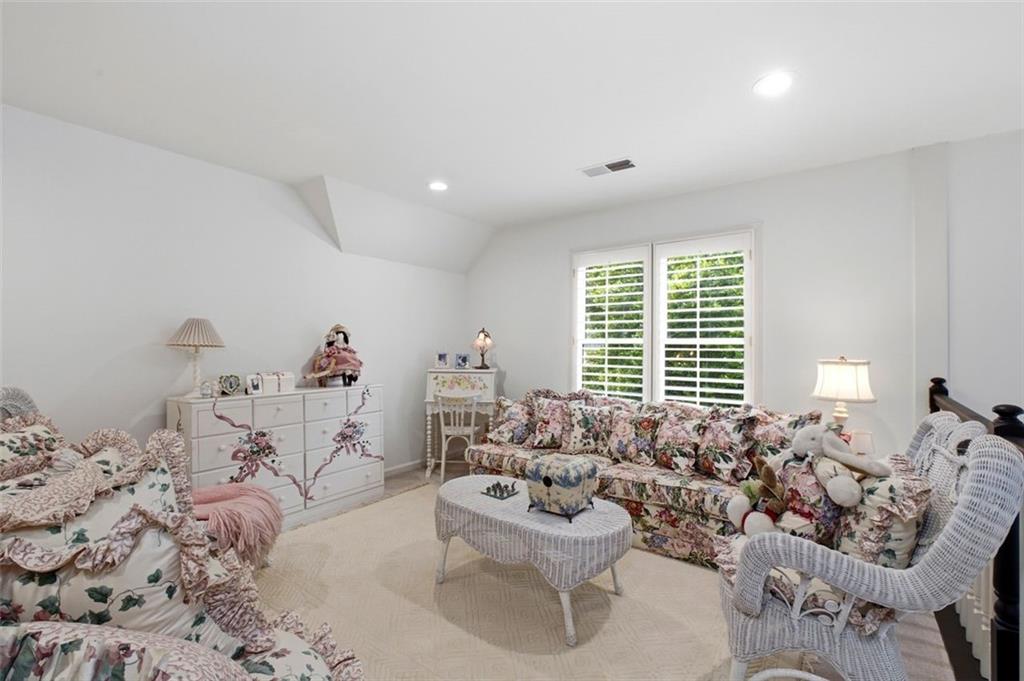 100 Ridgetree Lane