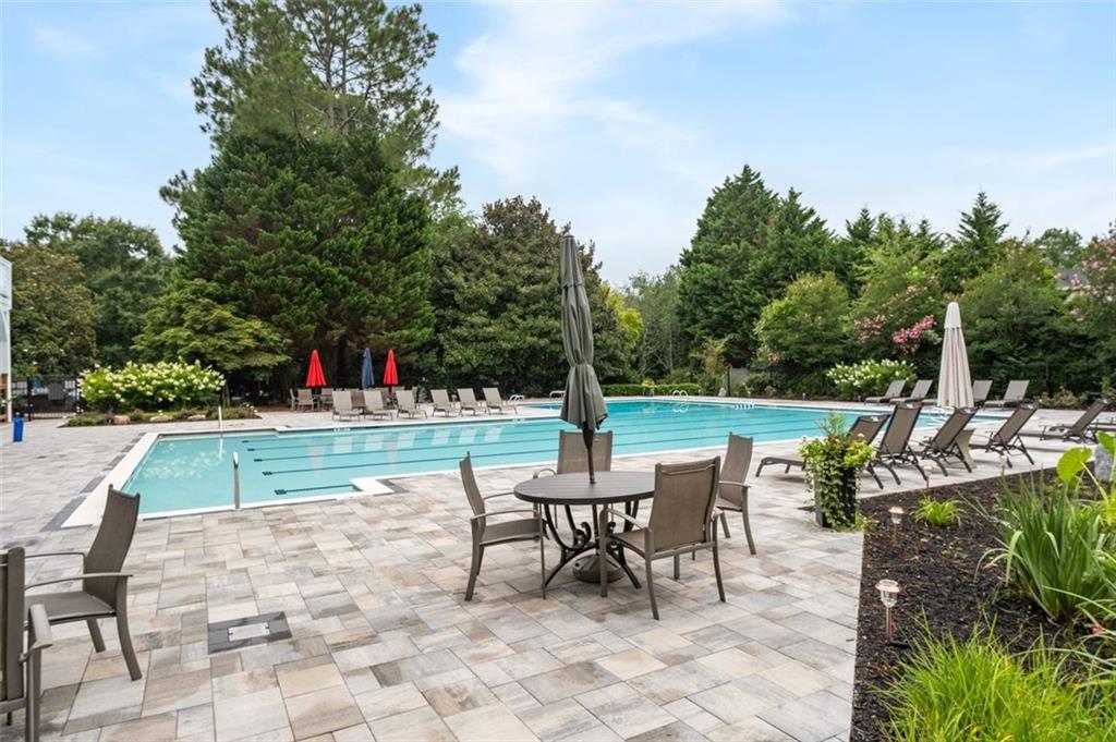 100 Ridgetree Lane