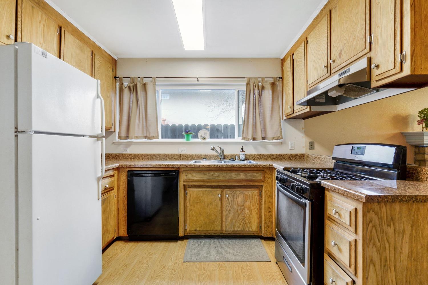 8044 Linden Lime Court