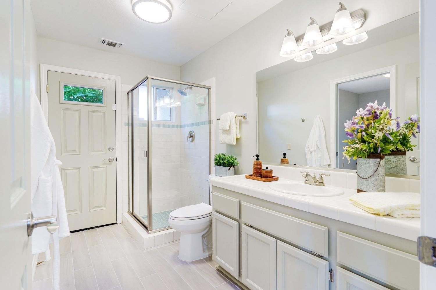 8526 N Kenneth Ridge Court