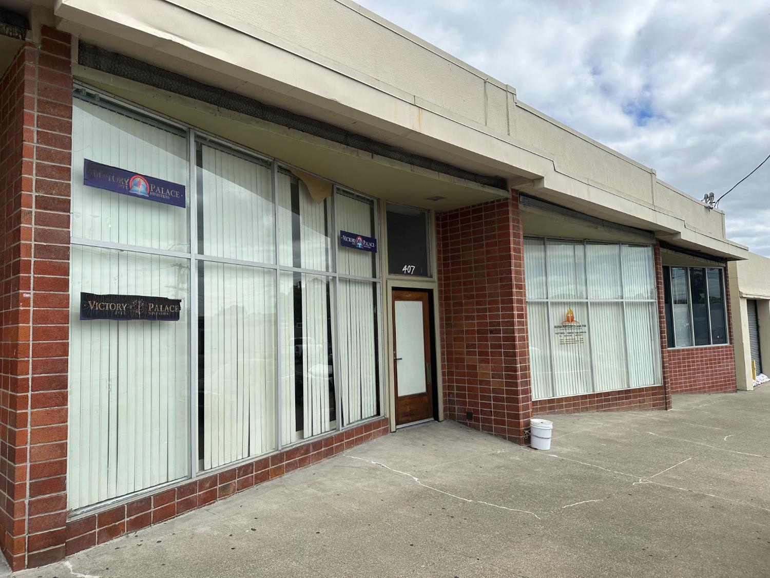 405 e 10th
