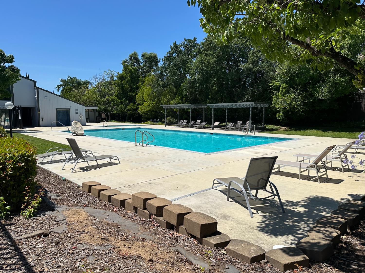 5727 Muldrow