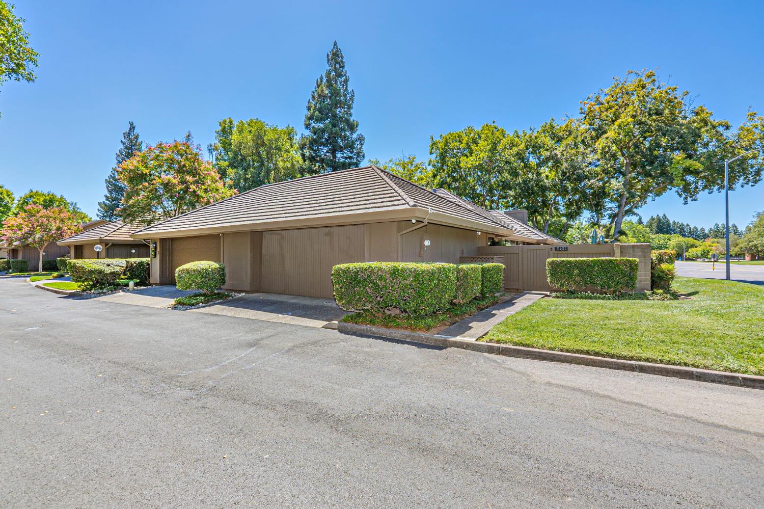 2101 Gold Rush Drive