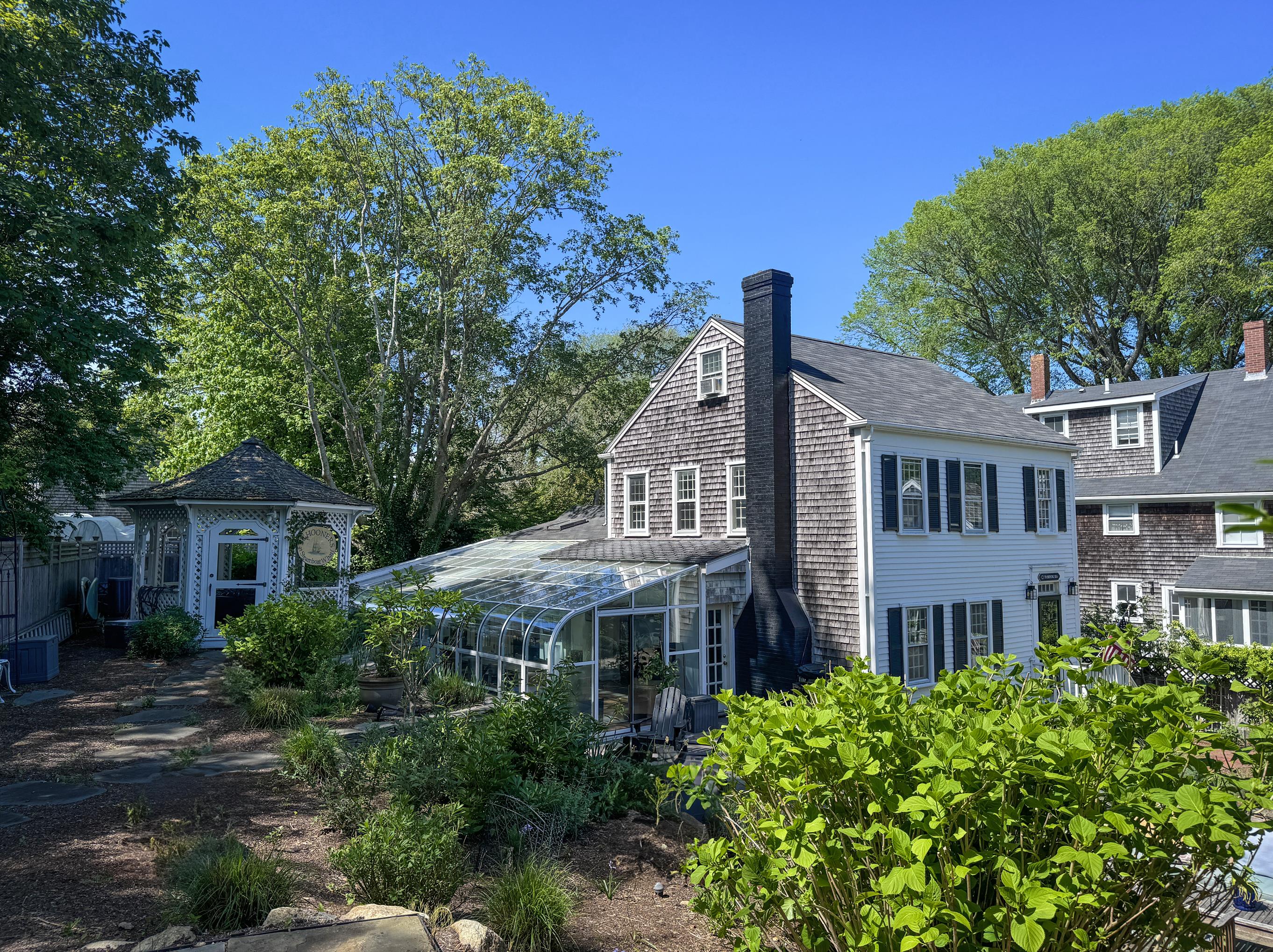 33 Pleasant Street