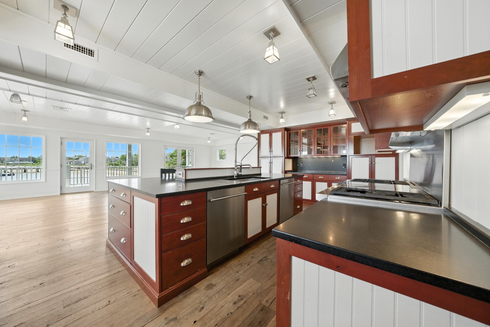 13 Commercial Wharf