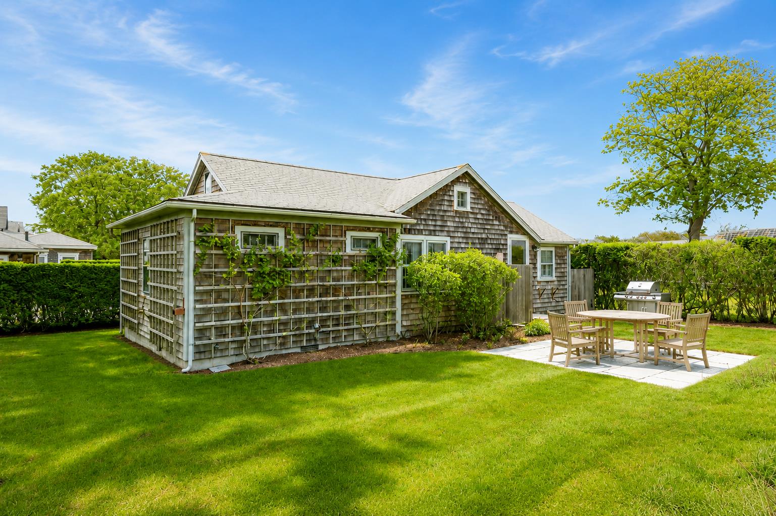 2 Lily Street