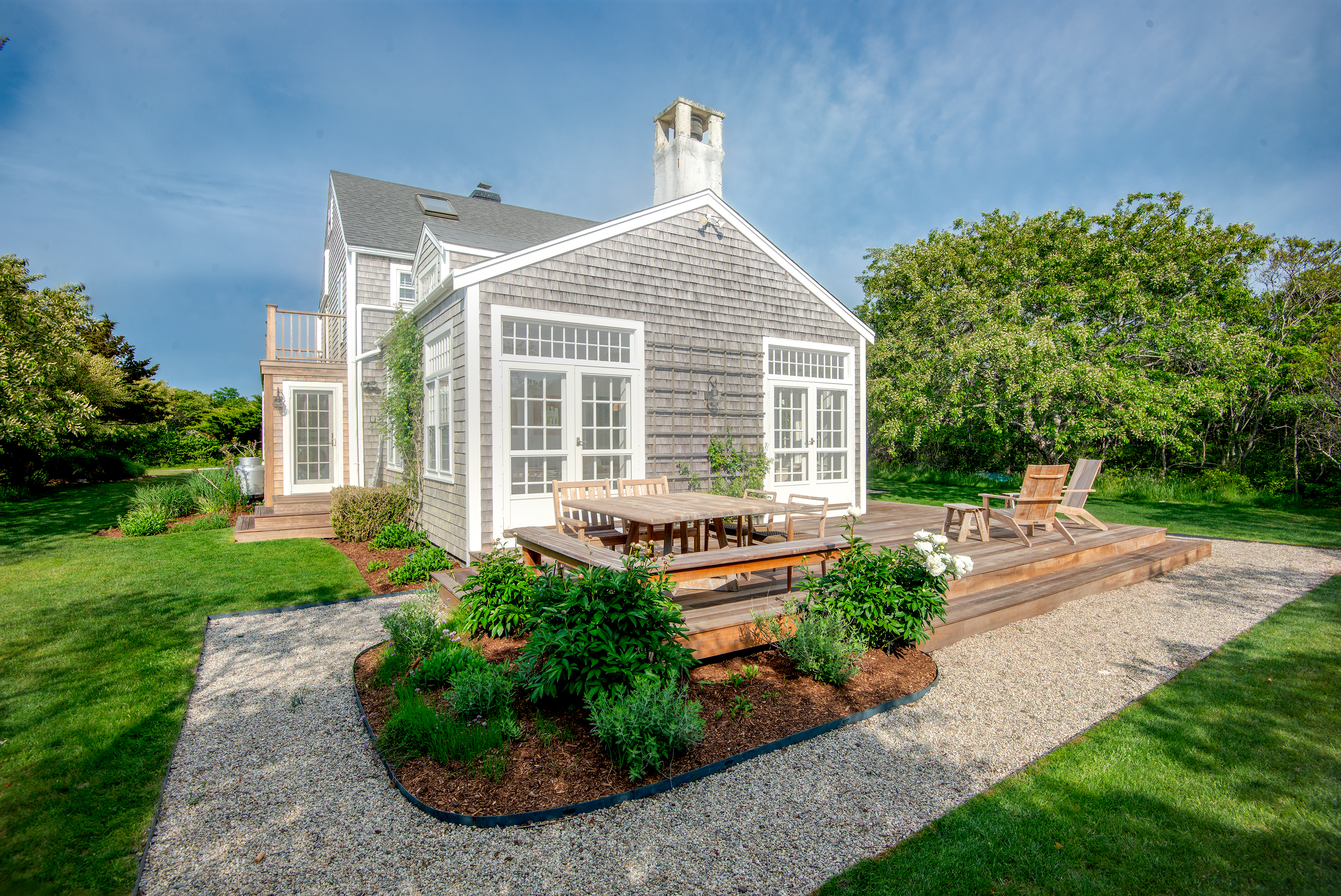 15 Longwood Drive