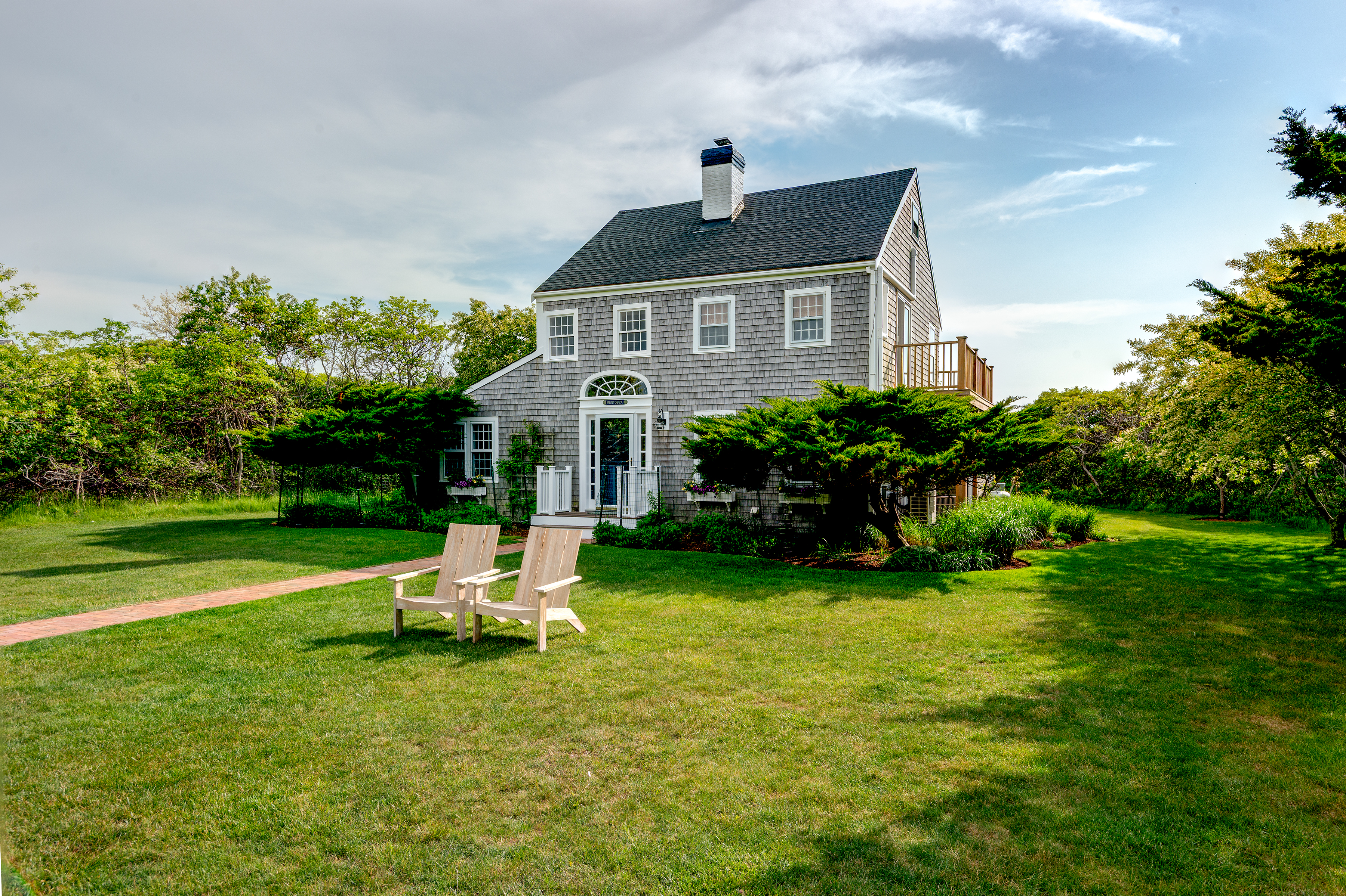 15 Longwood Drive