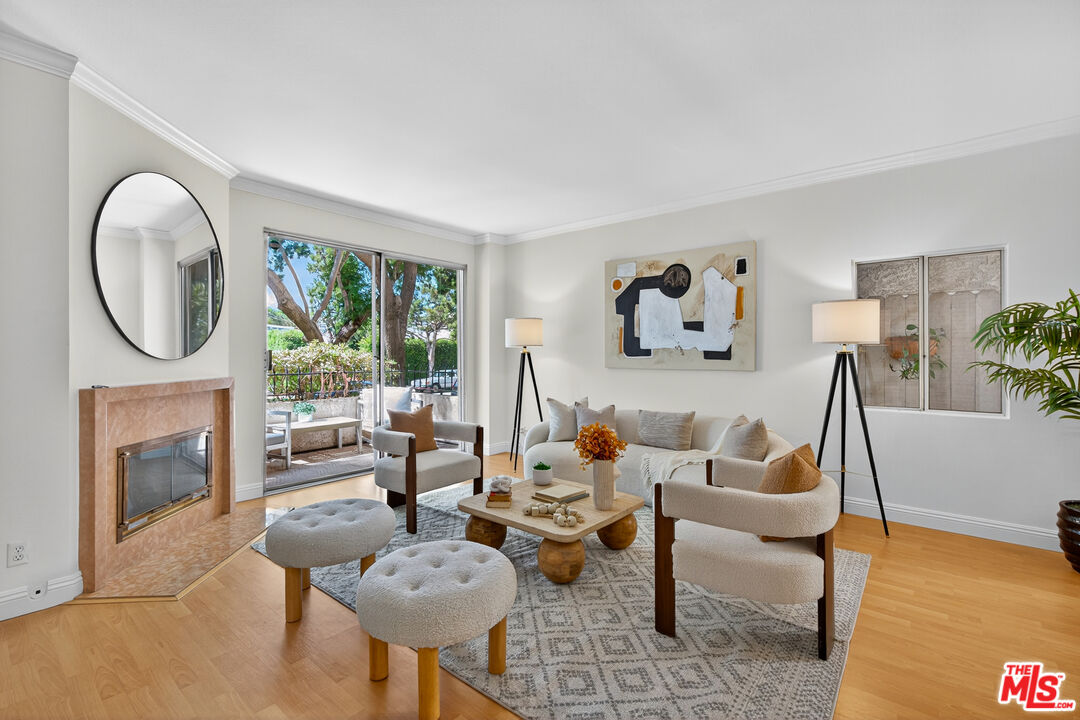 2405 34th St Unit: 5