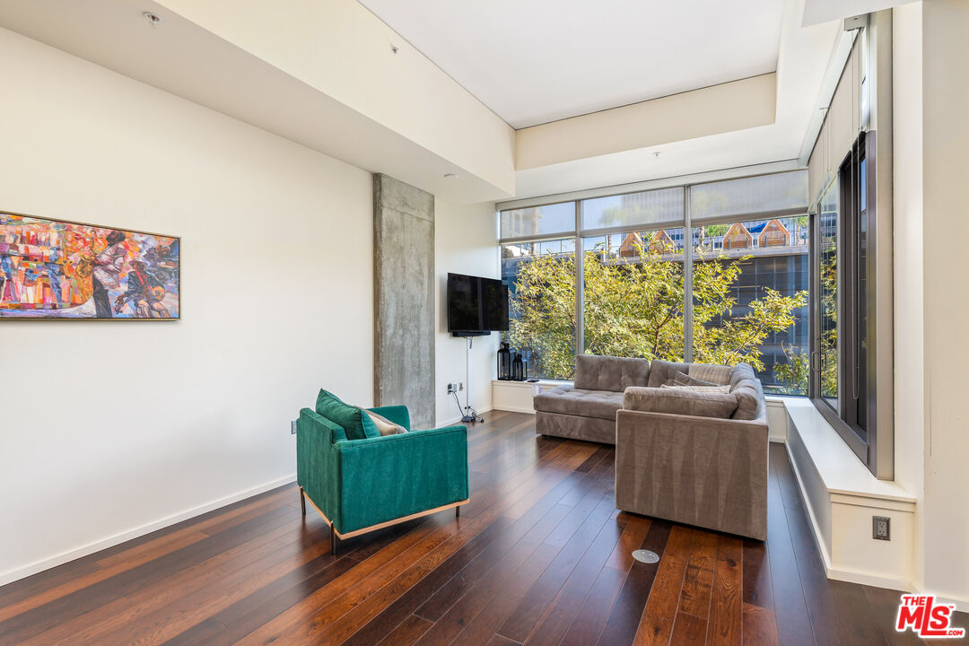 1155 S Grand Ave Unit: 505