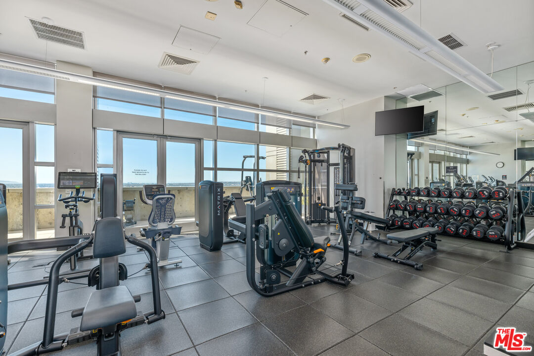 1155 S Grand Ave Unit: 505