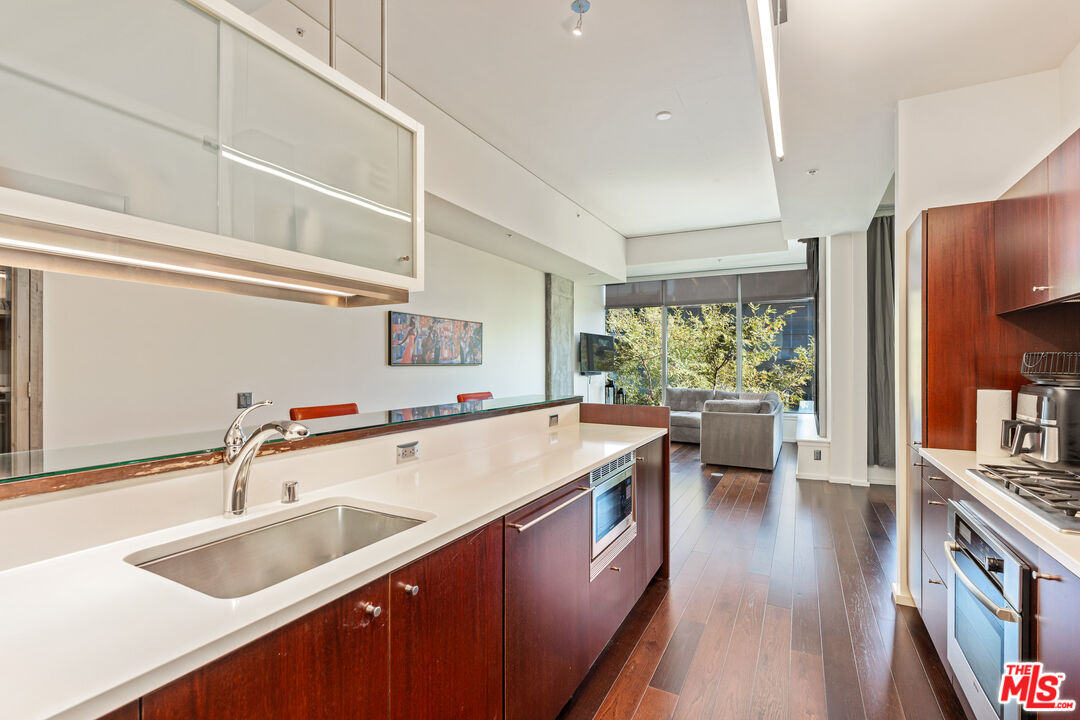 1155 S Grand Ave Unit: 505
