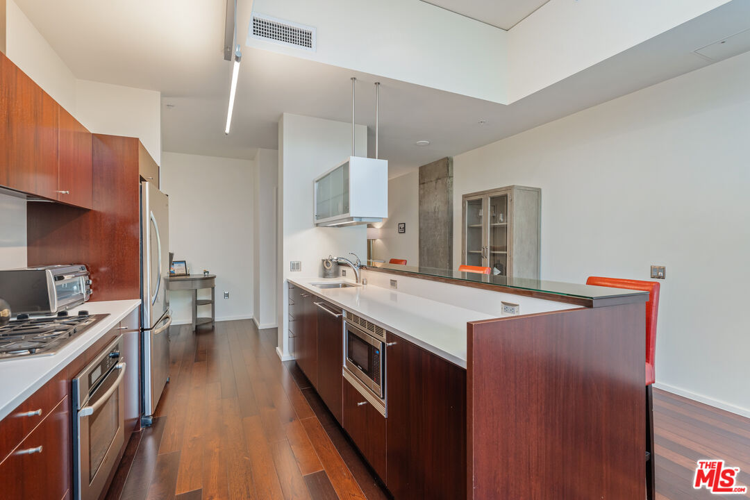 1155 S Grand Ave Unit: 505