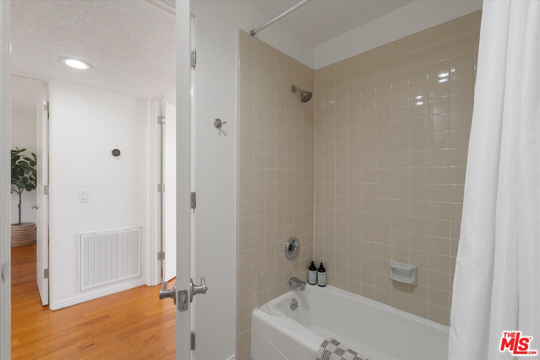 484 E California Blvd Unit: 36