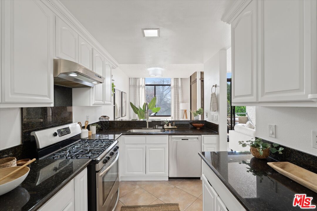 484 E California Blvd Unit: 36