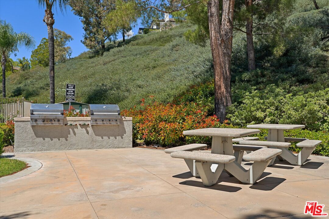 27964 Periwinkle Ln