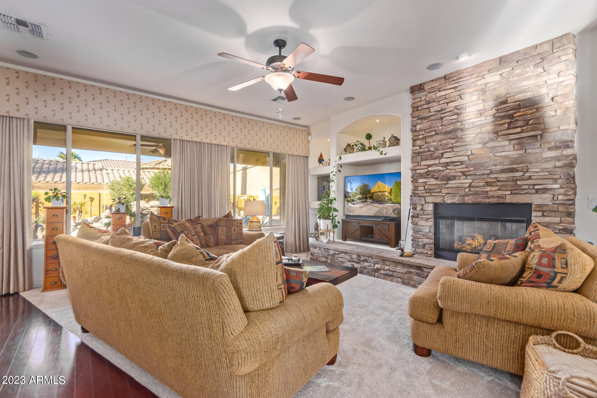 4352 E SANTA FE Court