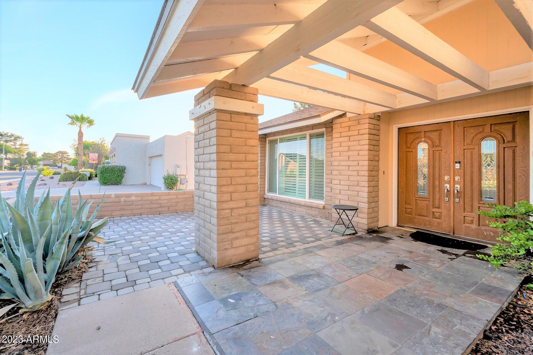 1926 E DIAMOND Drive