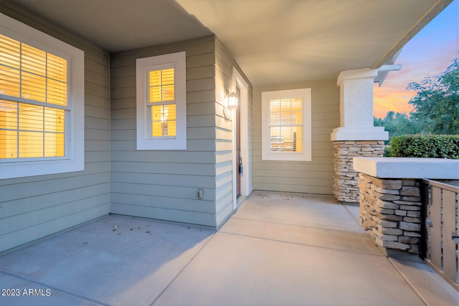 1142 S STORMENT Lane