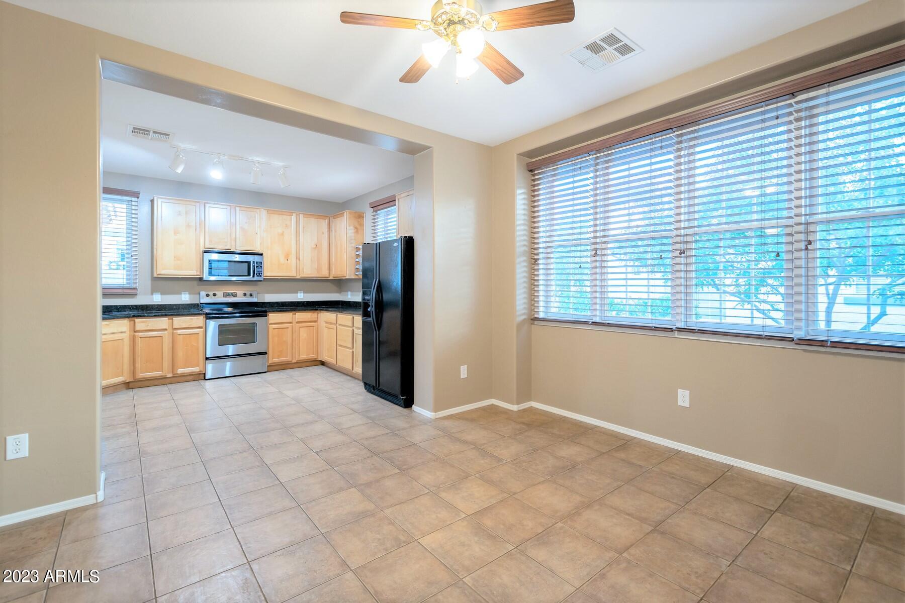 1142 S STORMENT Lane