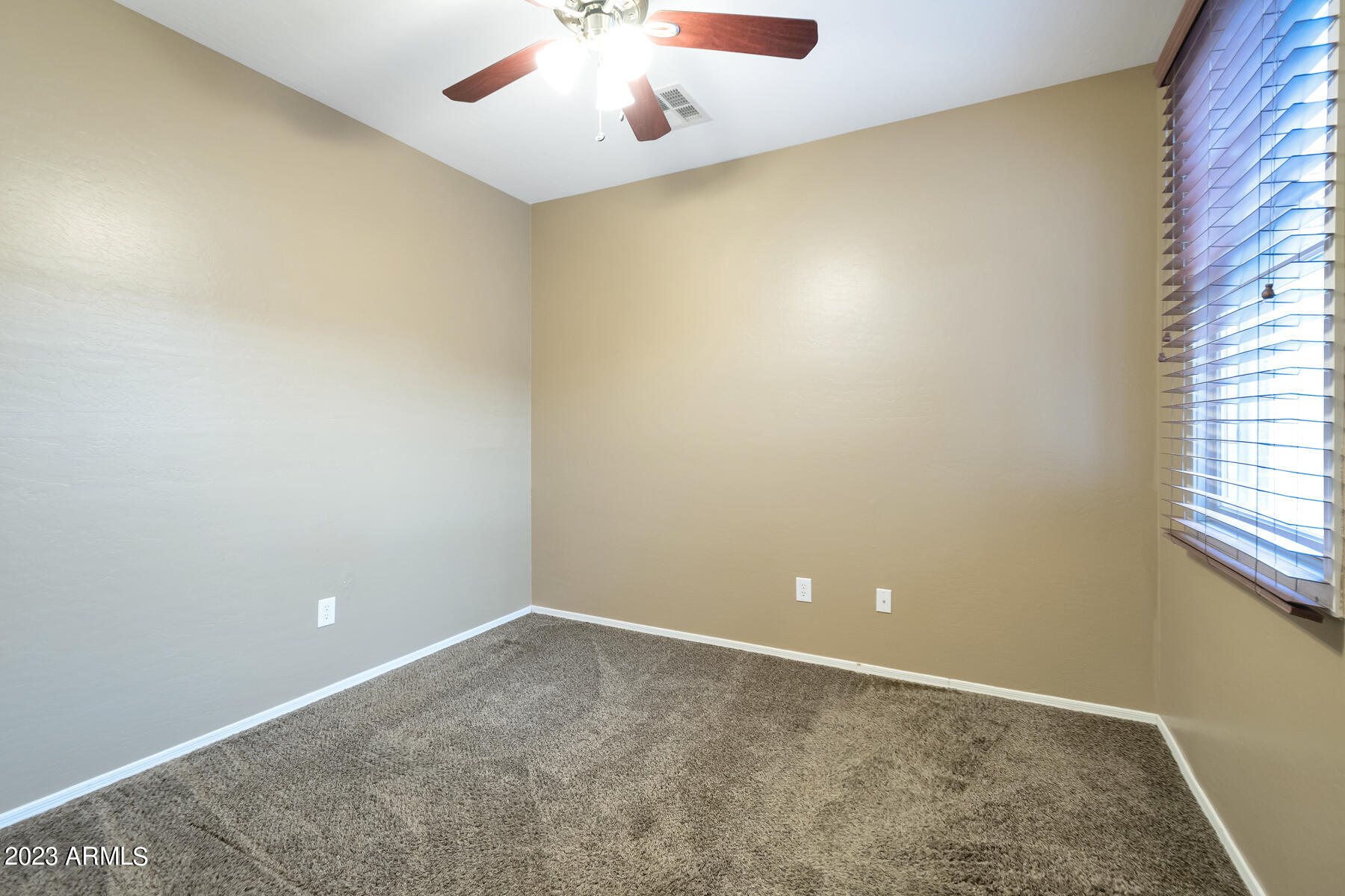 1142 S STORMENT Lane