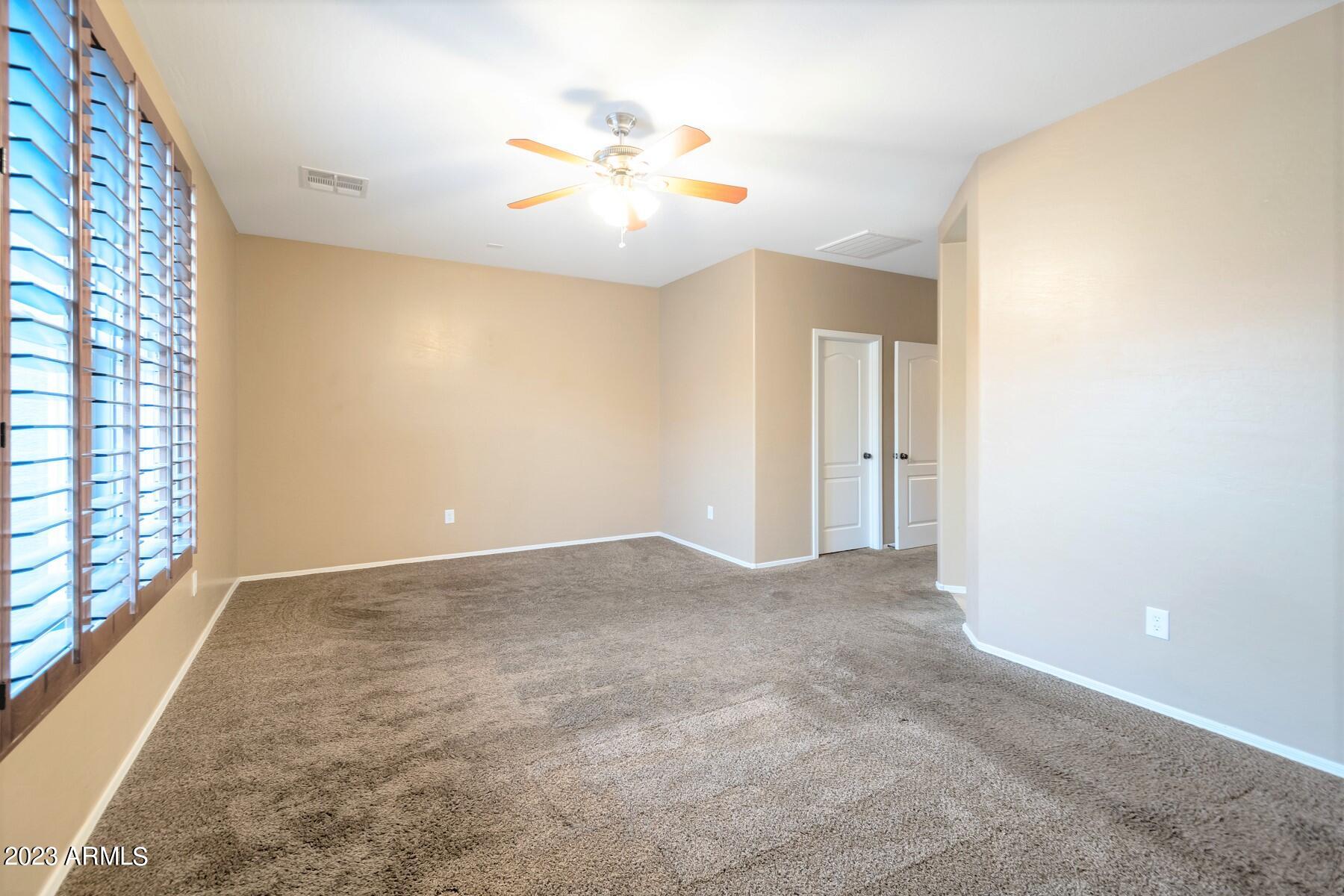 1142 S STORMENT Lane