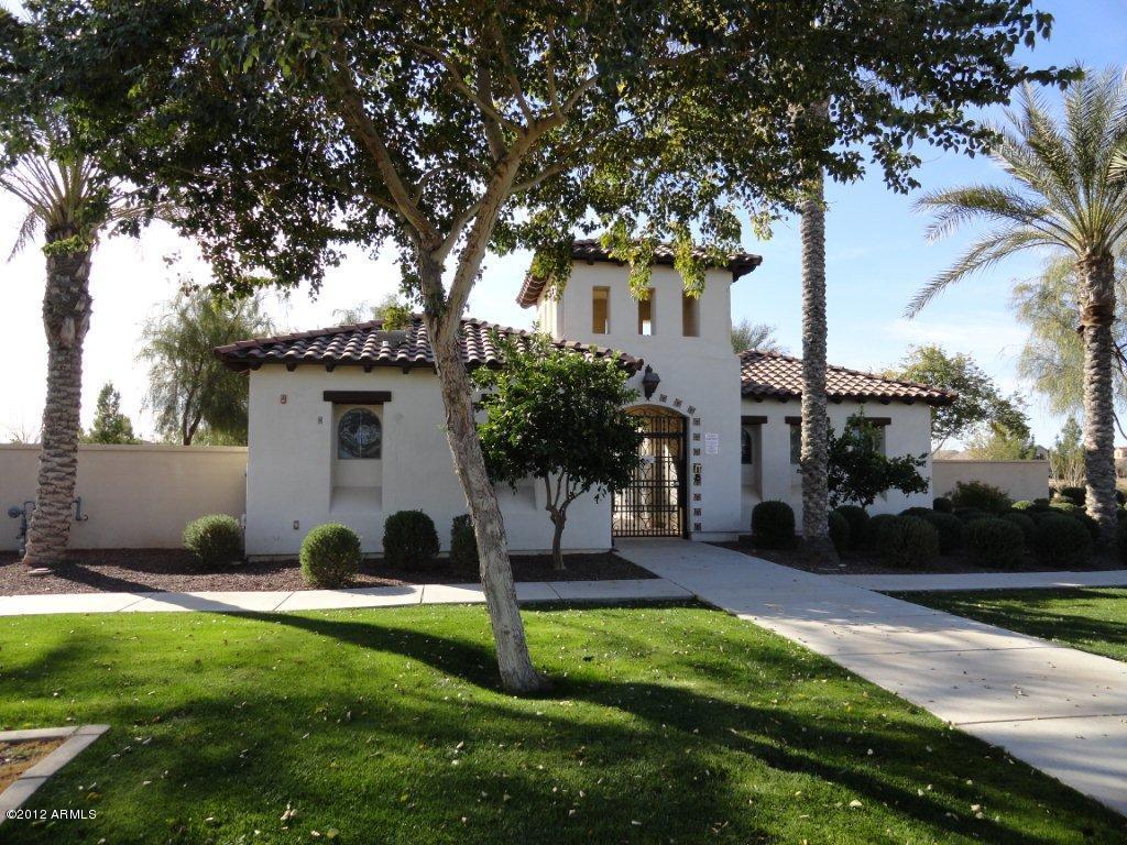 1142 S STORMENT Lane