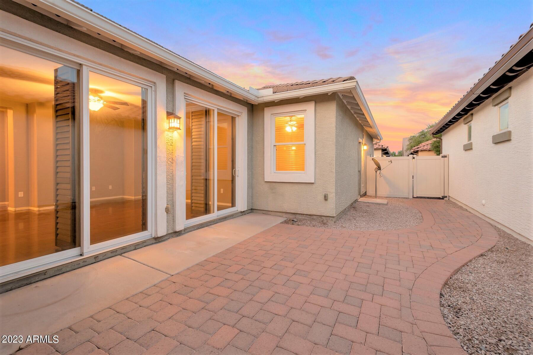 1142 S STORMENT Lane