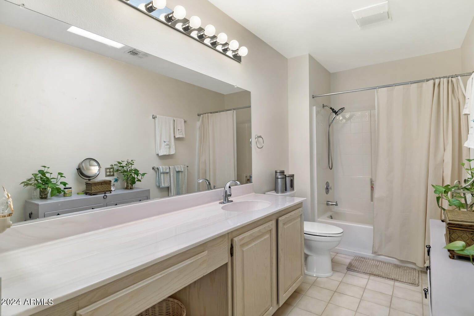 20003 N GREENVIEW Drive