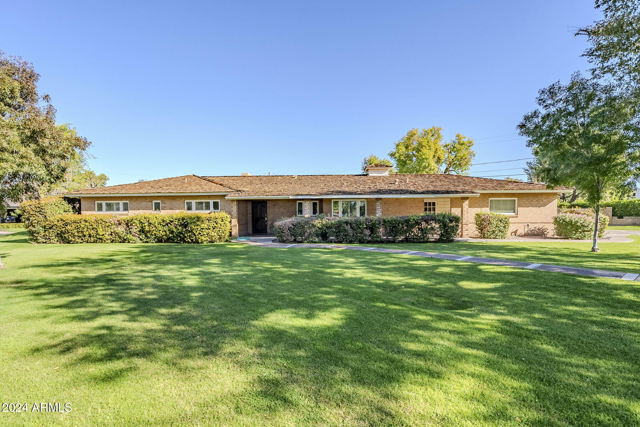 110 W GLENN Drive