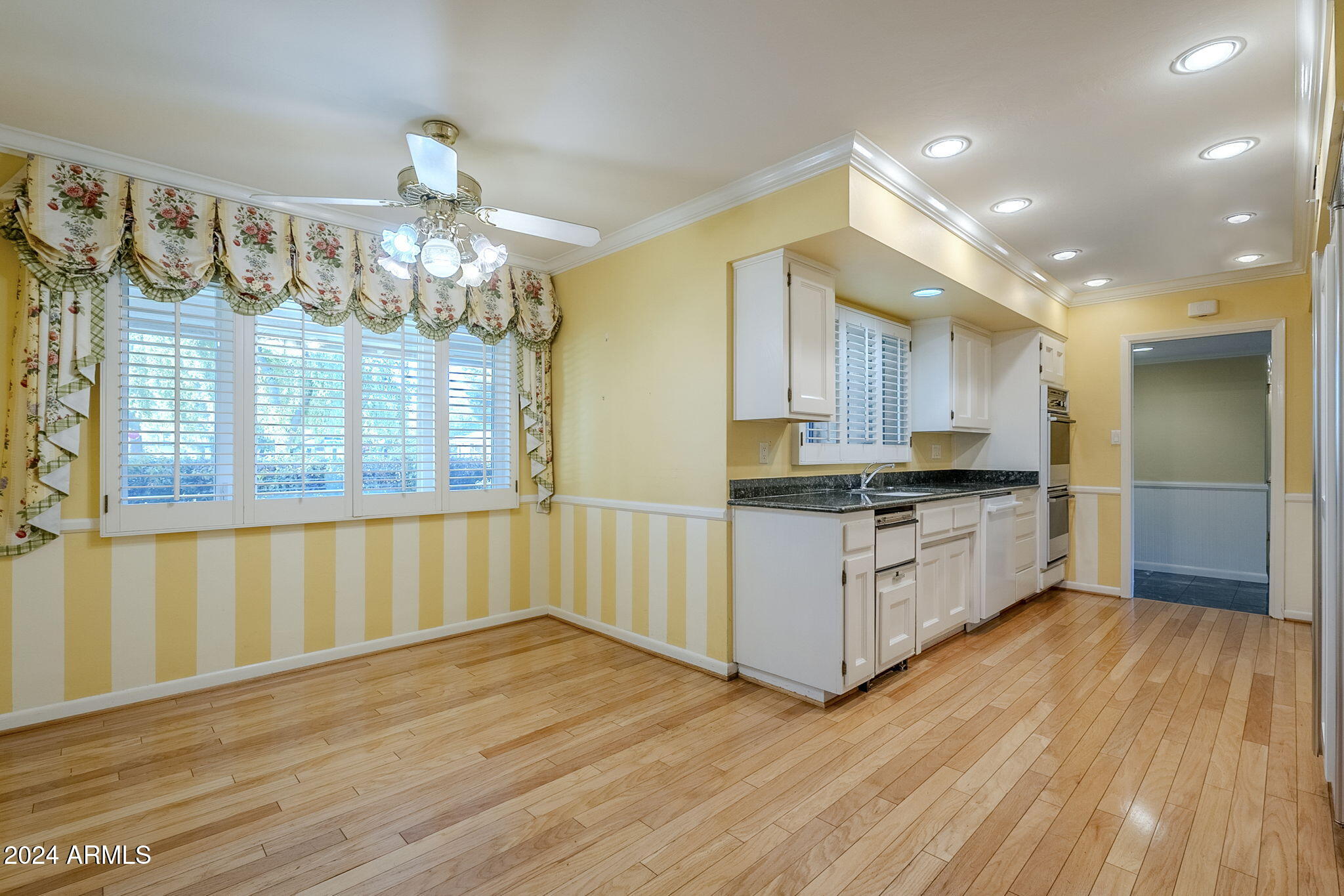 110 W GLENN Drive