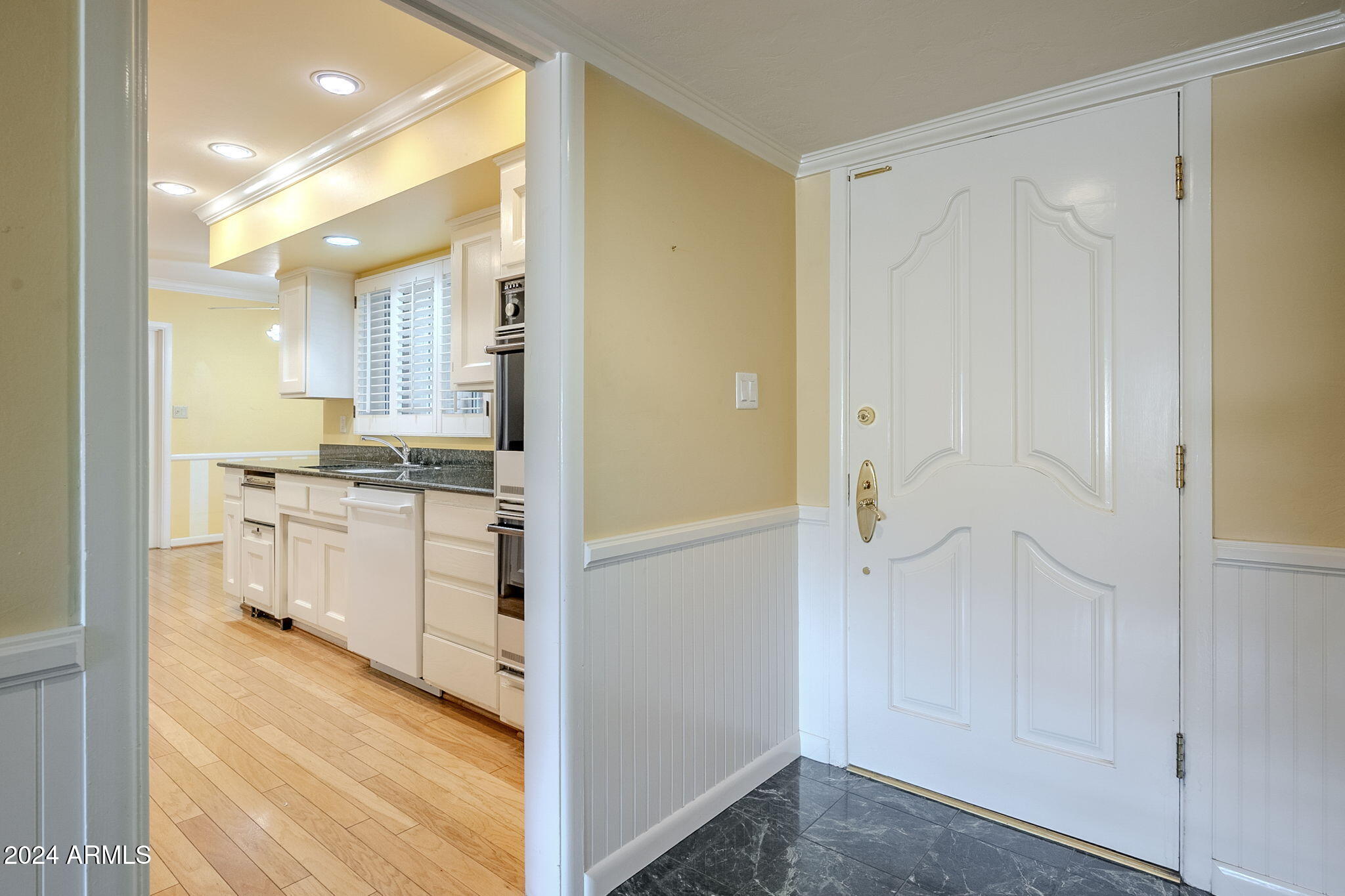 110 W GLENN Drive