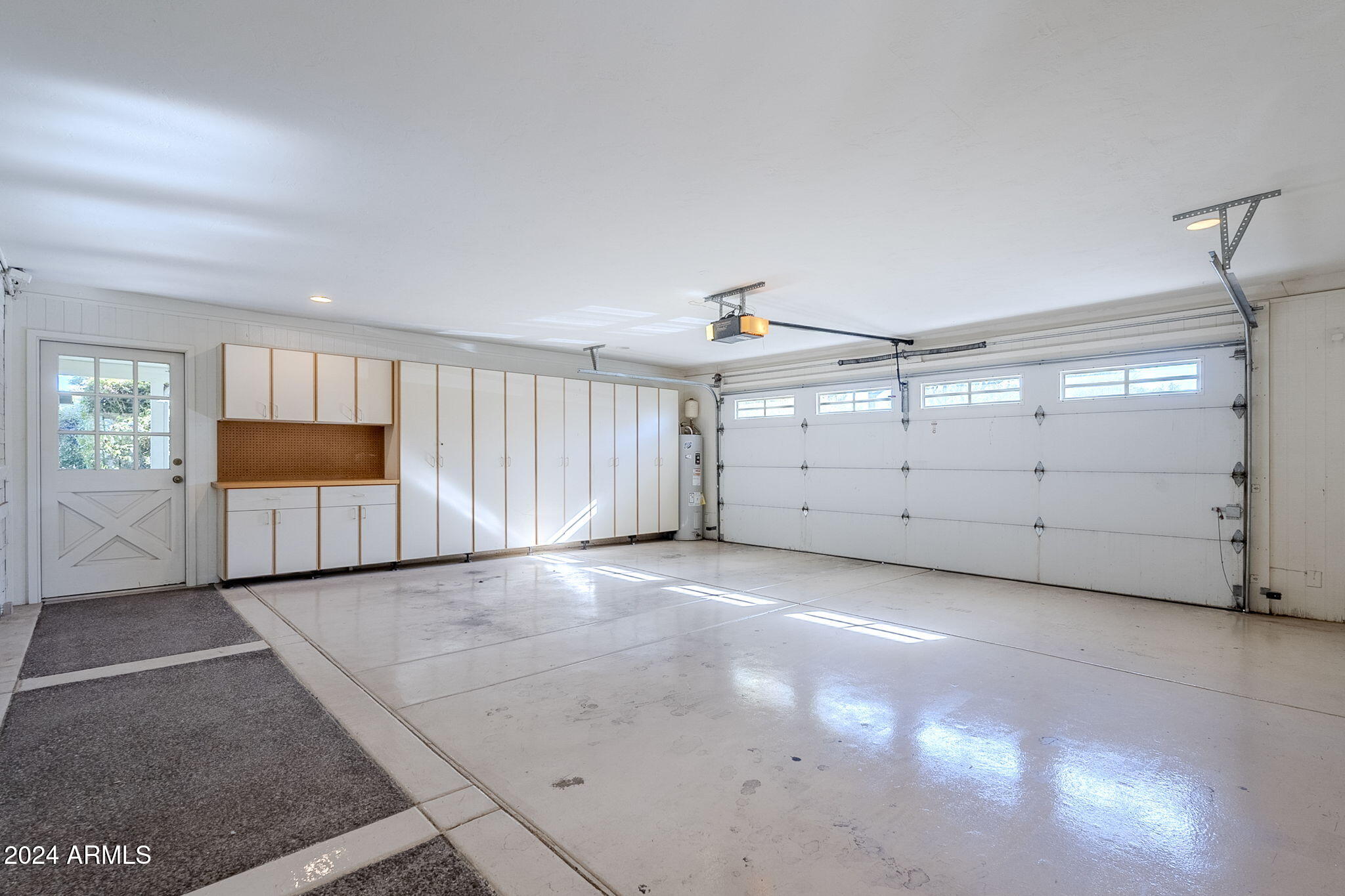 110 W GLENN Drive