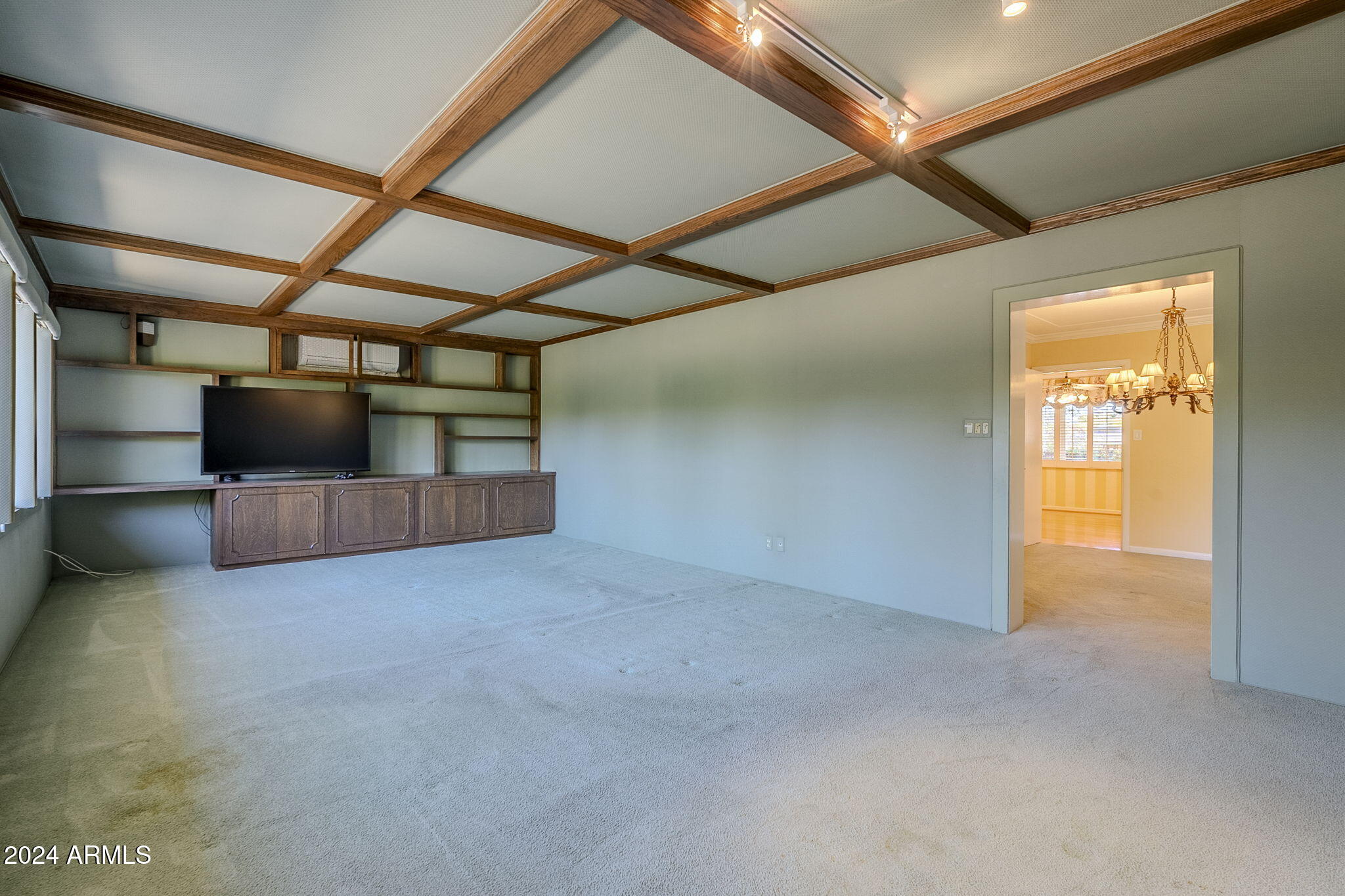 110 W GLENN Drive