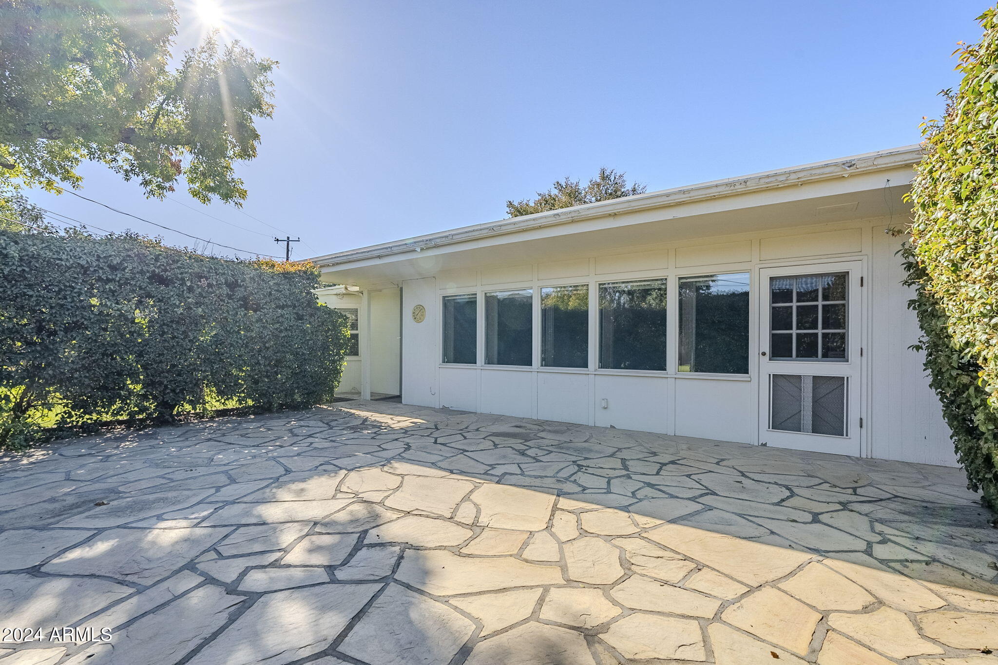 110 W GLENN Drive