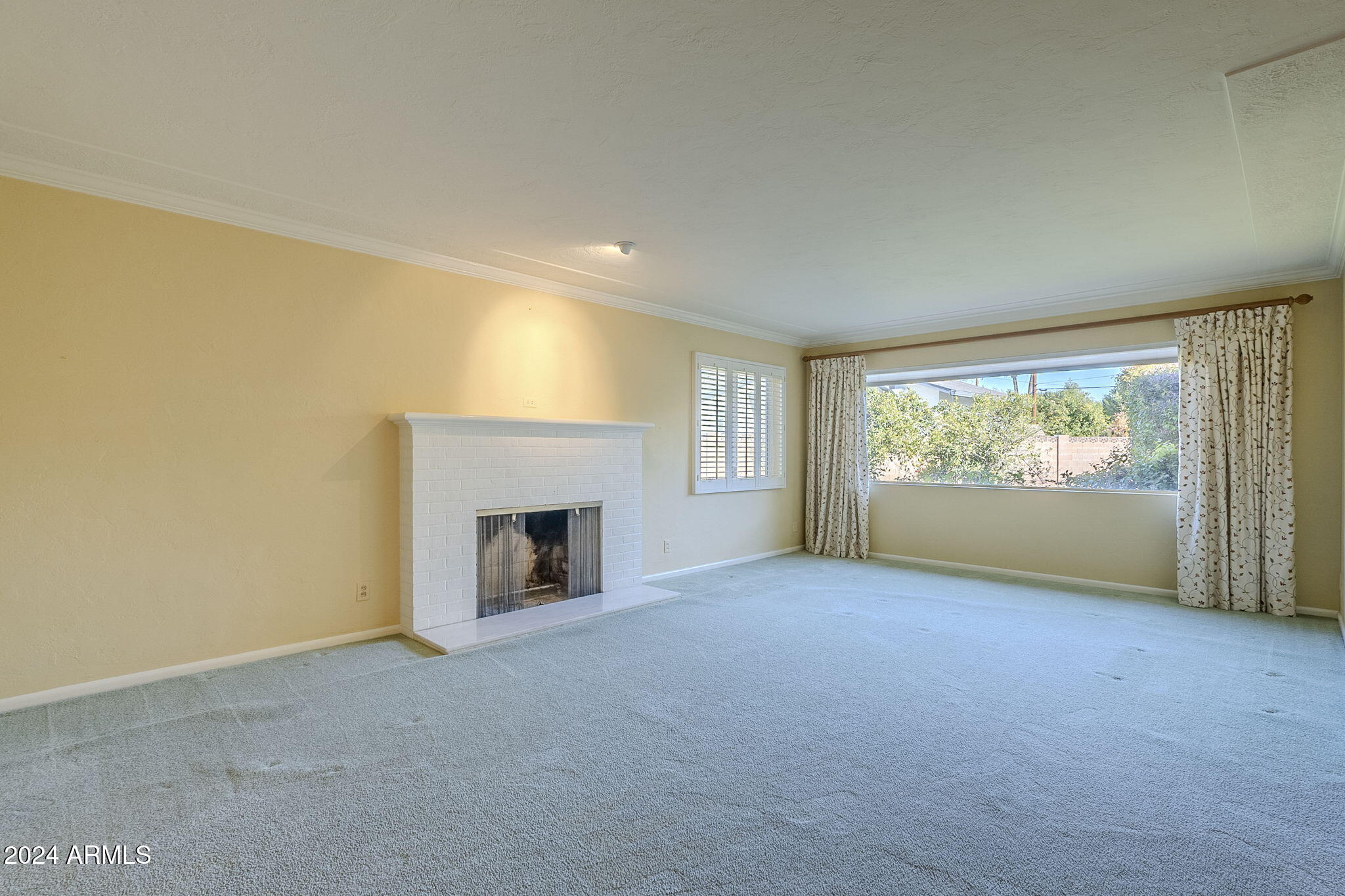110 W GLENN Drive