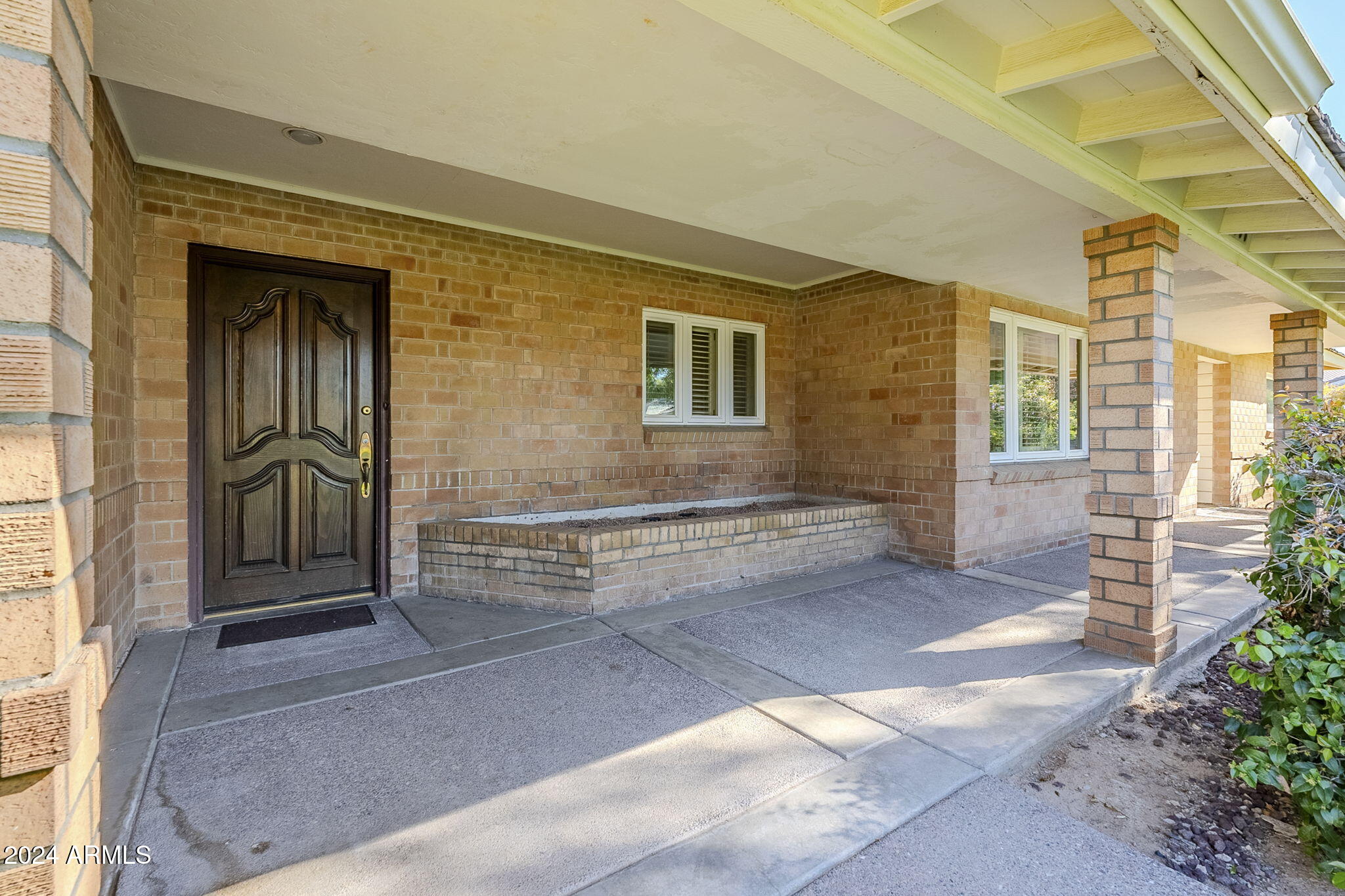110 W GLENN Drive