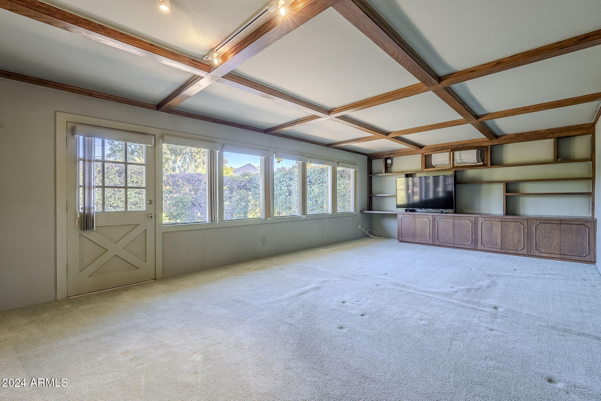 110 W GLENN Drive