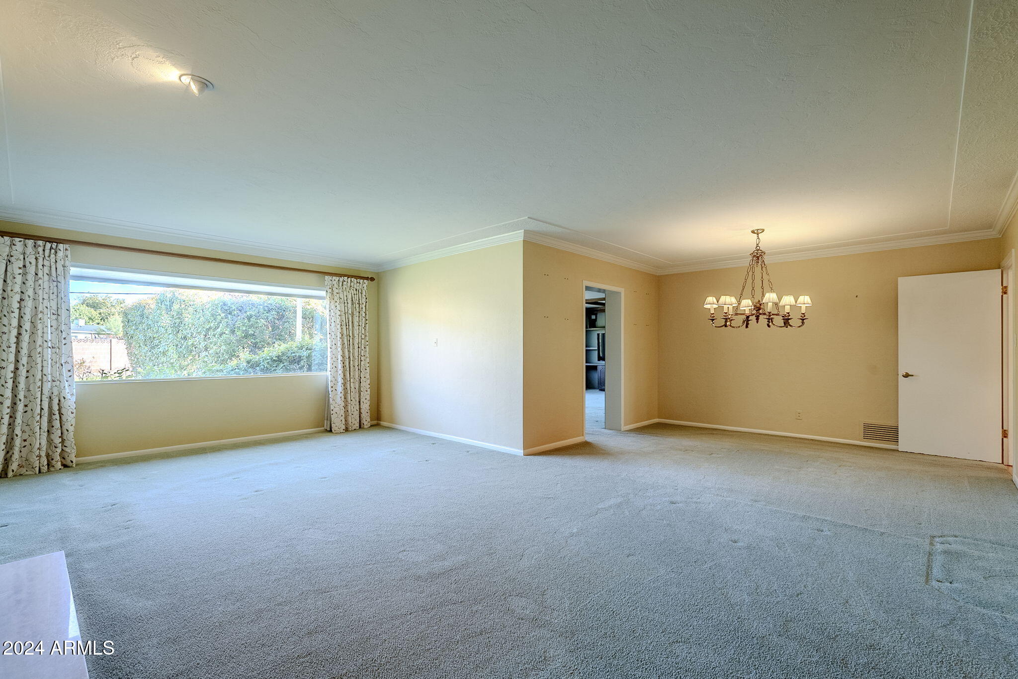 110 W GLENN Drive