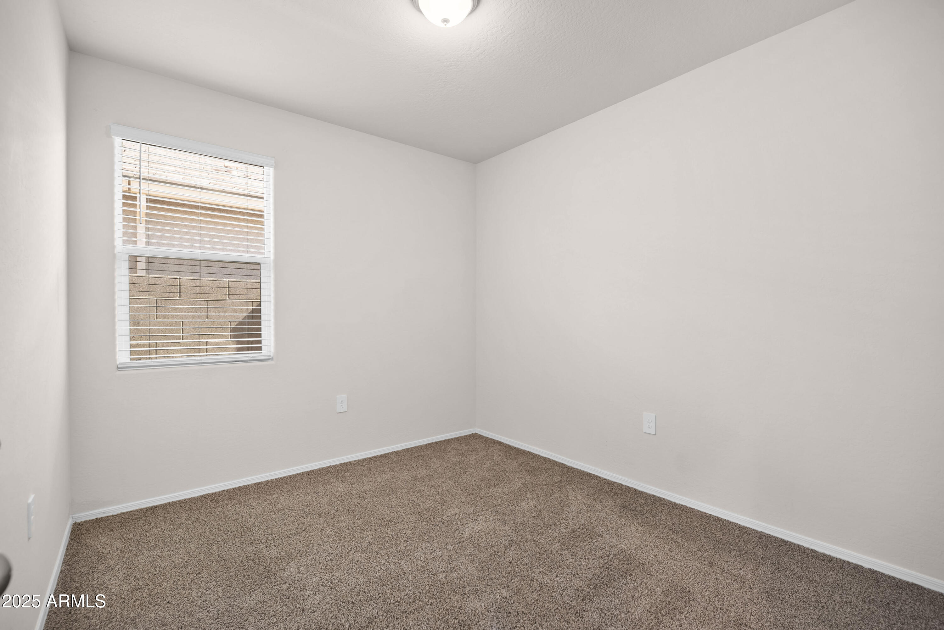 36529 W SAN CAPISTRANO Avenue